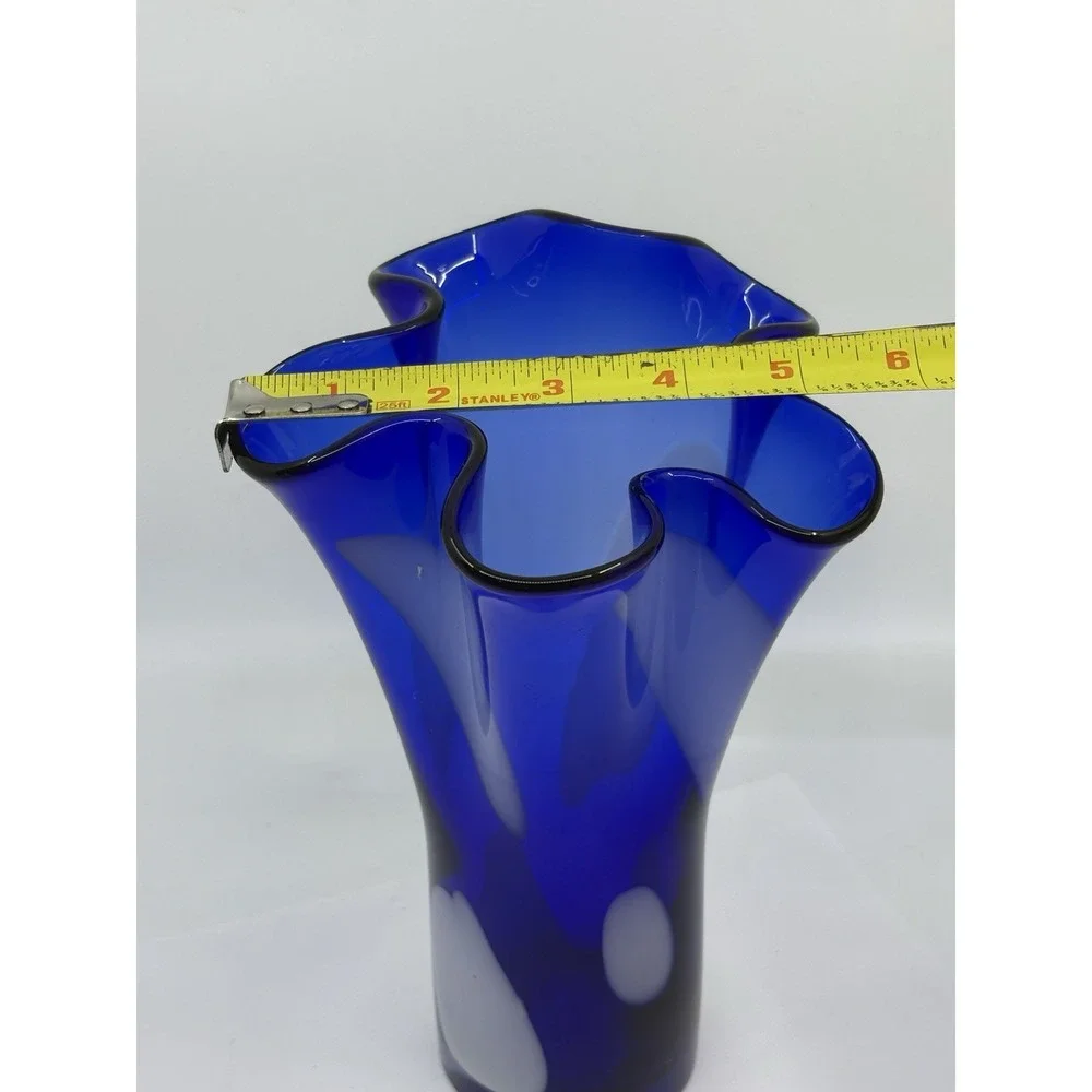 Art Glass Vase 9